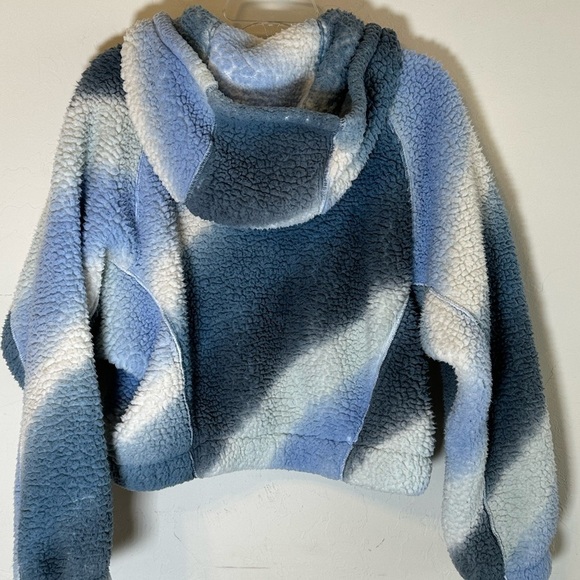 Wild Fable Cozy Blue and White Ombre Sherpa Zip-Up Cropped Hoodie Sz M/L - Picture 7 of 9